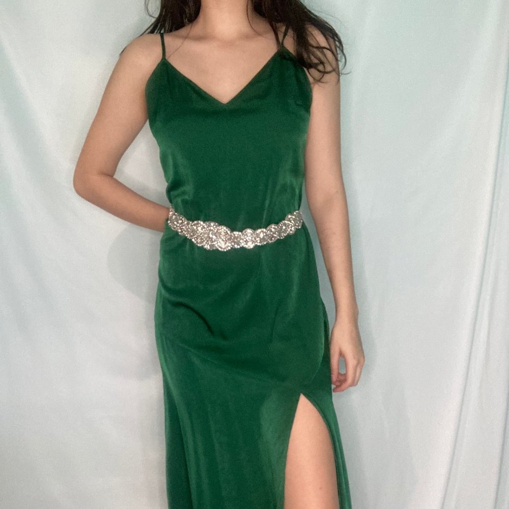 green dress